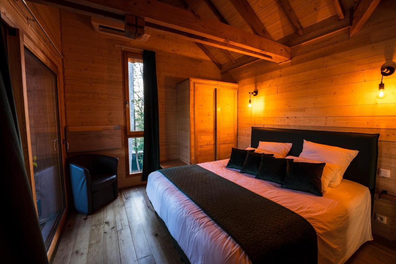 Charmante Cabane Dans Les Arbres Avec Jacuzzi Et Sauna Boismorand Exteriör bild