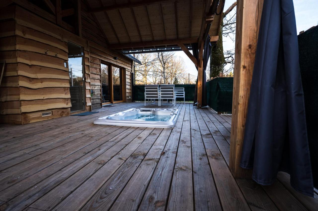 Charmante Cabane Dans Les Arbres Avec Jacuzzi Et Sauna Boismorand Exteriör bild