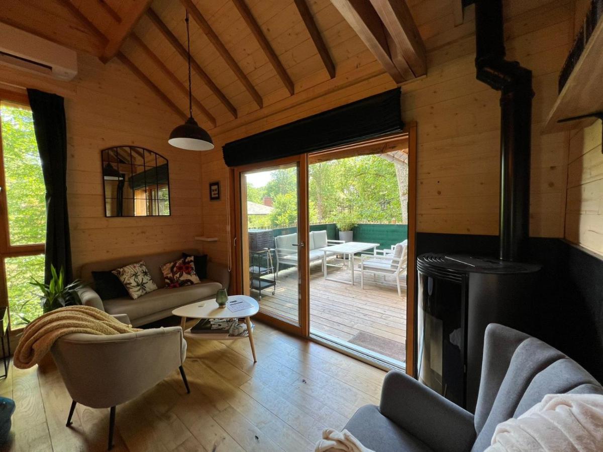 Charmante Cabane Dans Les Arbres Avec Jacuzzi Et Sauna Boismorand Exteriör bild